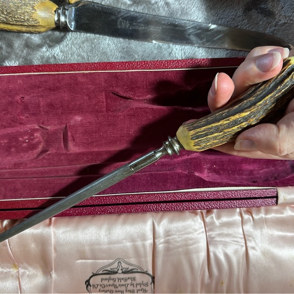 Old Sheffield Stag Horn Carving Set with Nickel Silver end caps. - Picture 5 of 10